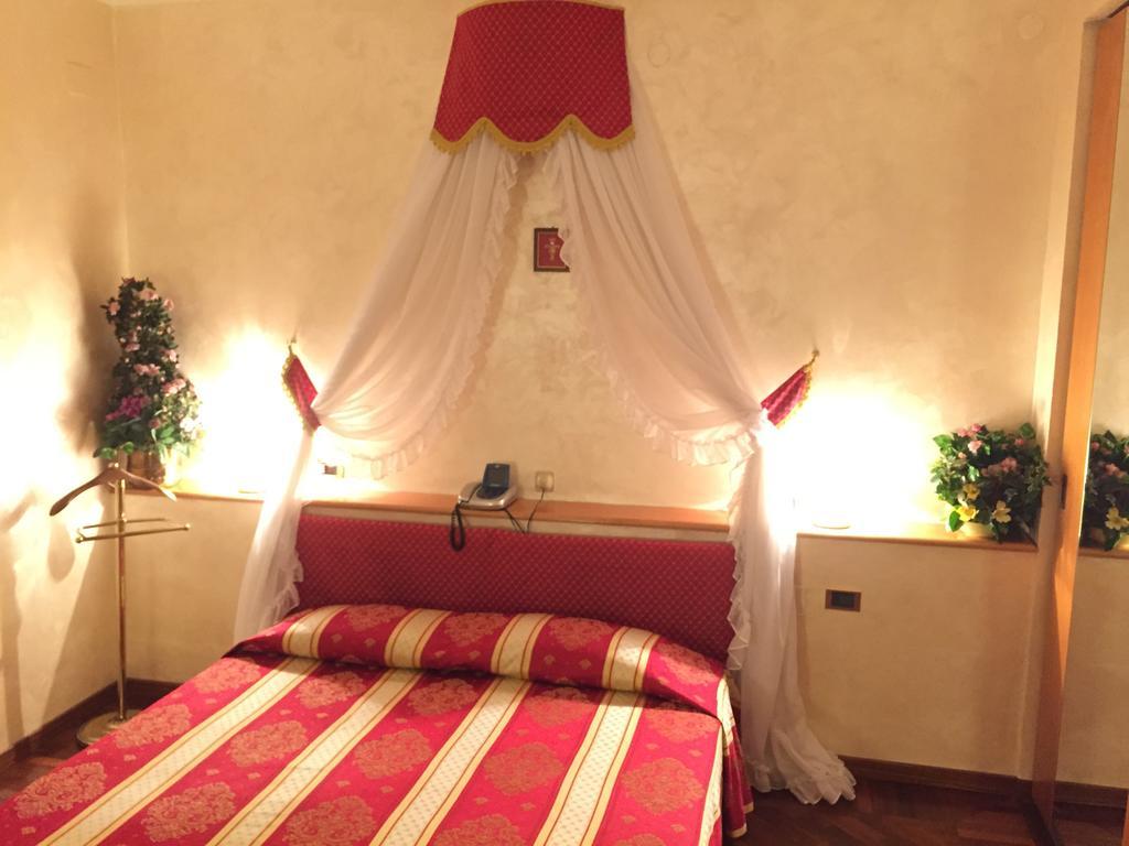 Oscar E Amorina Montegiorgio 部屋 写真