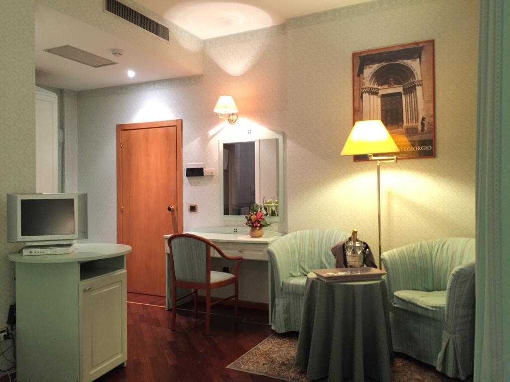 Oscar E Amorina Montegiorgio 部屋 写真