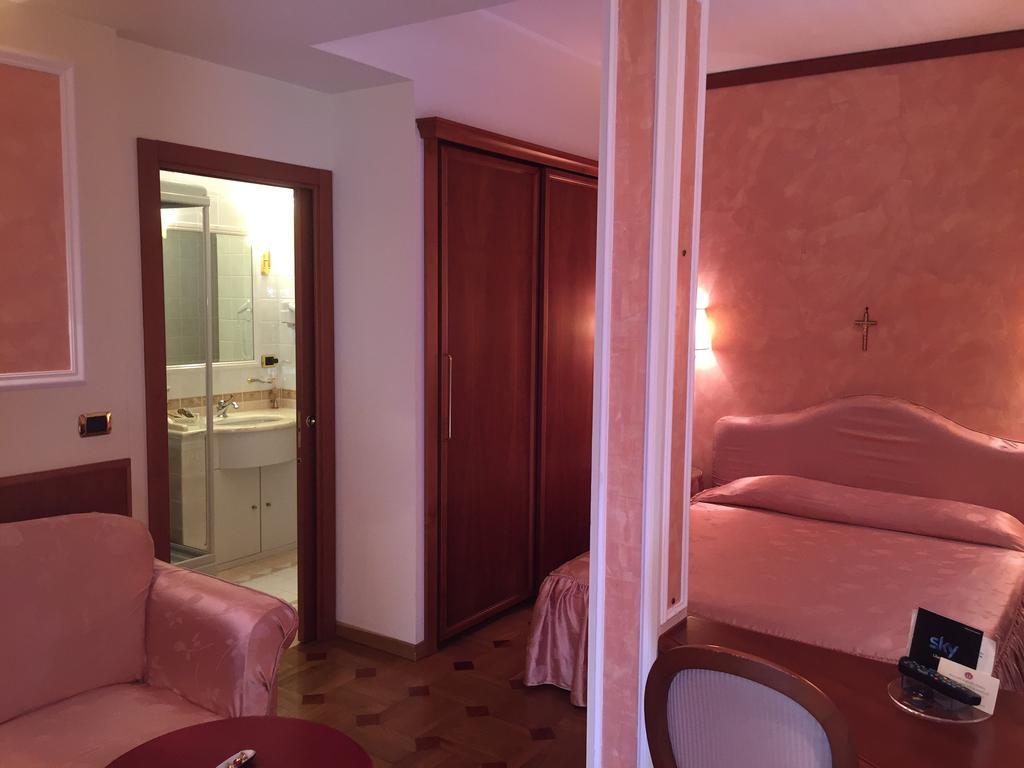 Oscar E Amorina Montegiorgio 部屋 写真
